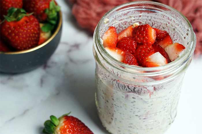 تقویت استخوان معجون جو دوسر و چیا با توت فرنگی ارگانیک